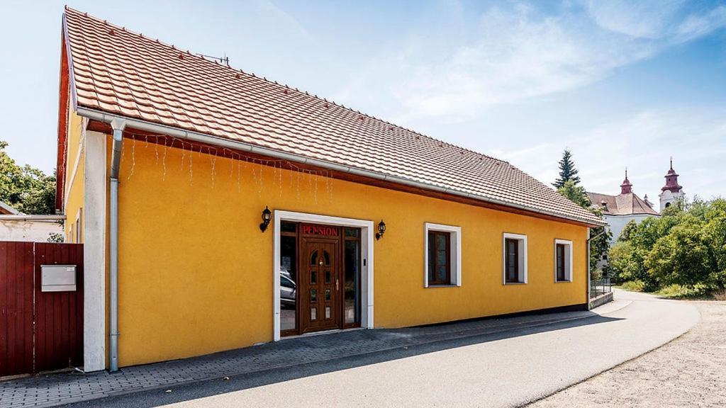 Pension U Zamku Lechovice Exterior photo